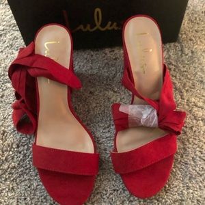 Dark red strapping block heel